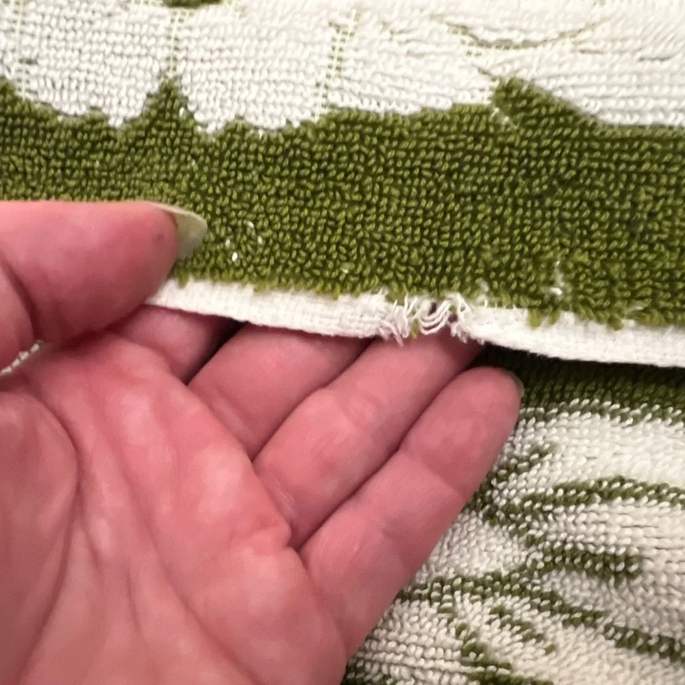 Vintage FIELDCREST MCM sculpted bath towels green white